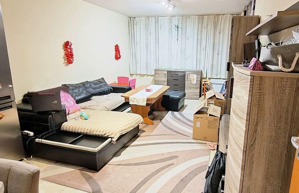 Двустаен апартамент в ж.к. Хаджи Димитър.