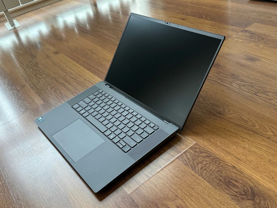 16' Ultra 7 165H DELL Precision 5690 64GB LPDDR5x/512GB/RTX 1000 Ada