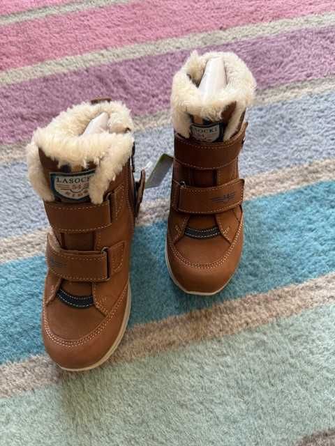 НОВИ ботуши Lаsocki