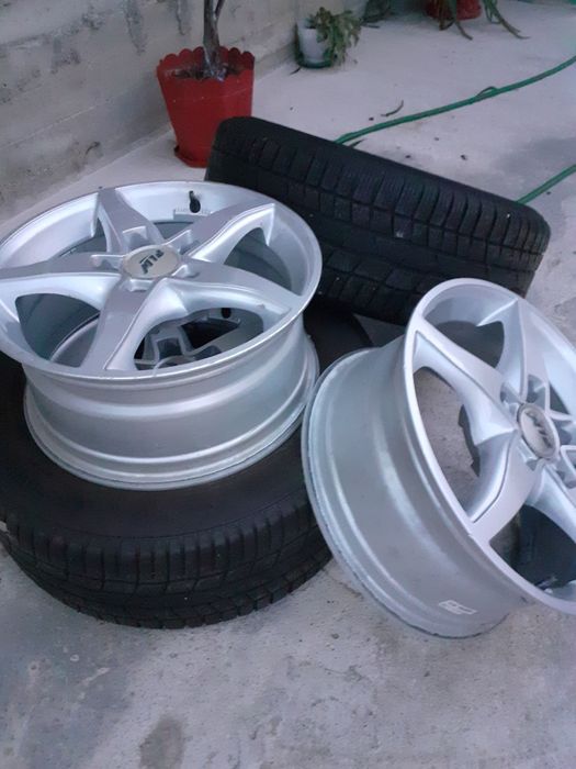 Vând jante BMW pe 16 și 2 anvelope 225 55 16