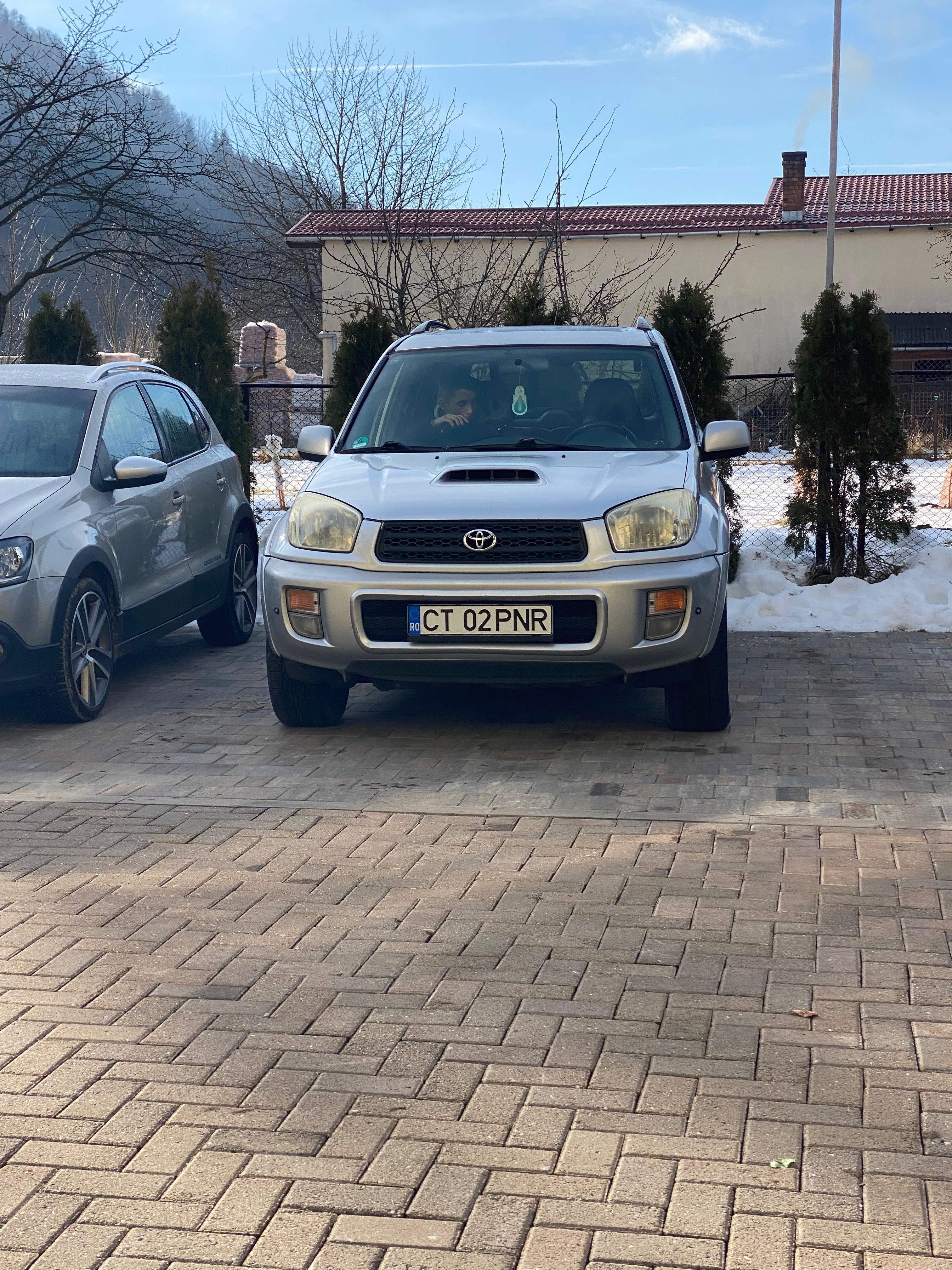 Vând toyota rav 4 2.0 diesel