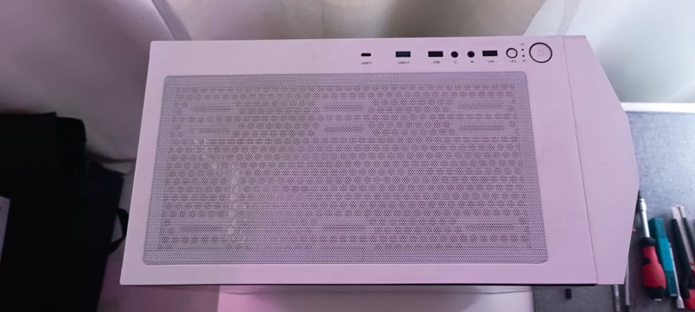 *БЯЛА*Компютърна кутия за мини дъно.