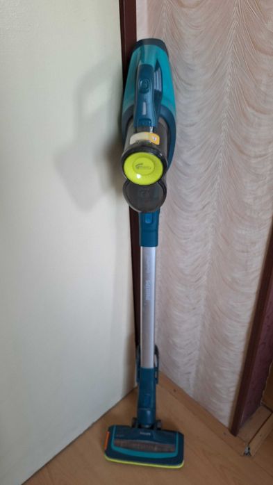 Вертикална акумулаторна прахосмукачка PHILIPS