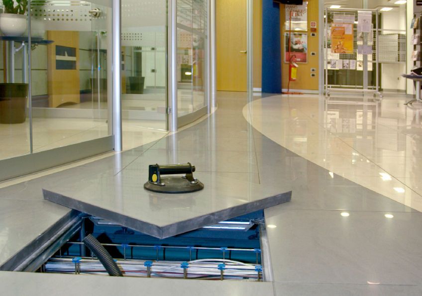 Монтаж фальшпола и кавролана с гарантией качества