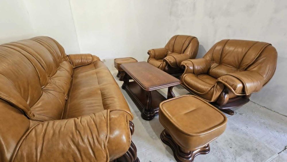 естествена кожа -телешки бокс и орнаменти от масивно дърво