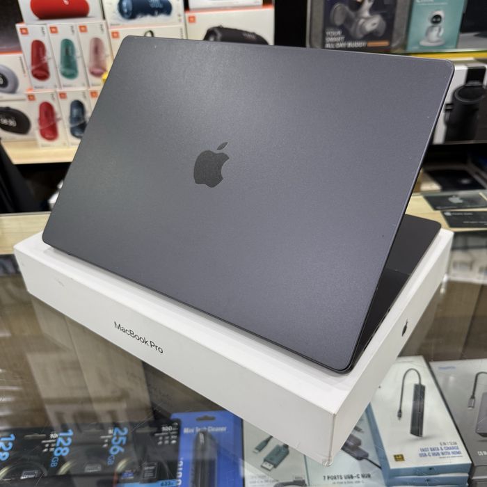 Macbook Pro 16" M4 Max 36/1Tb Space Black