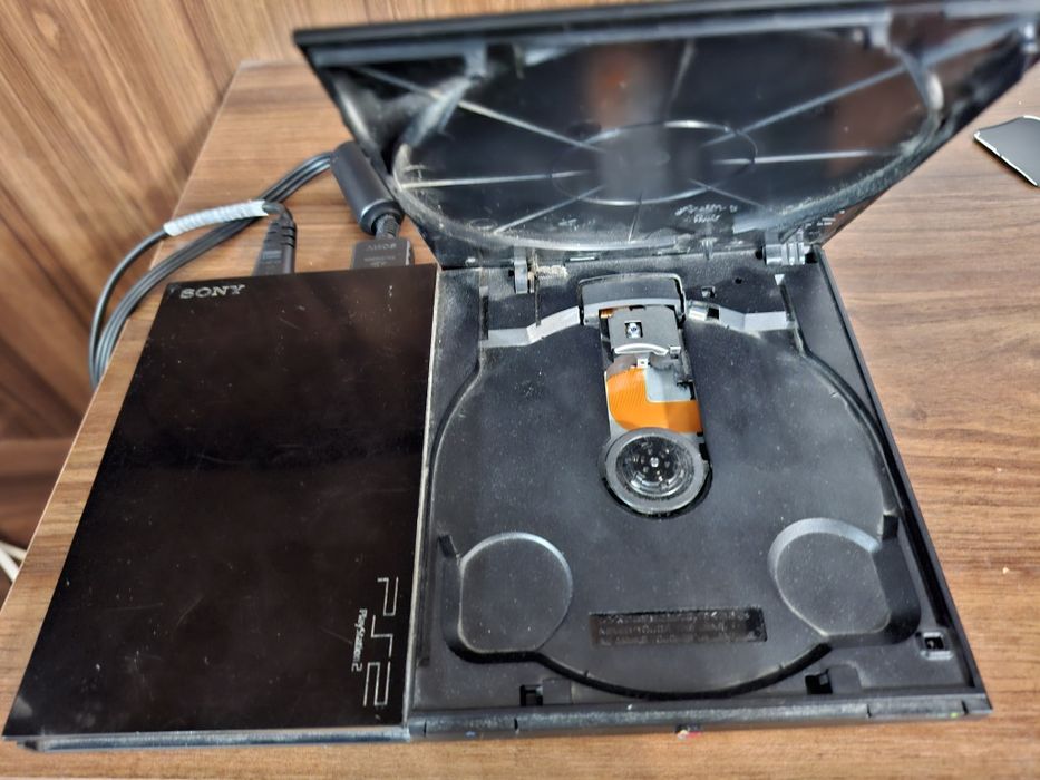 Vând playstation 2