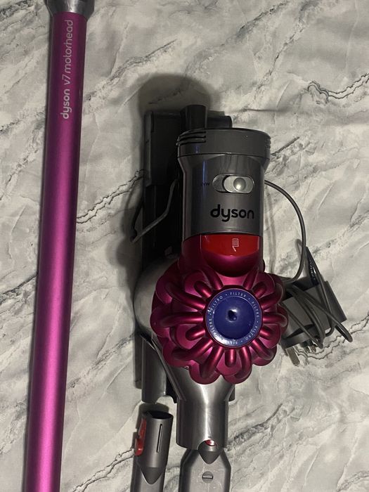 Dyson V7 Motorhead
