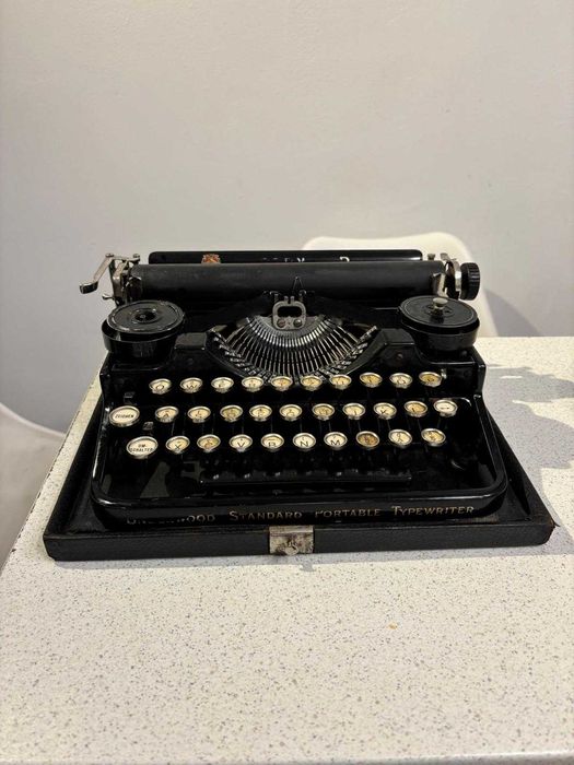 Masina de scris vintage americana Underwood Made in USA.  1500 lei