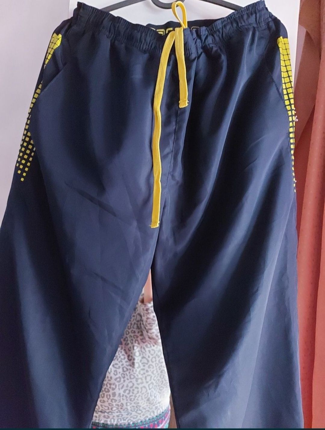 pantaloni trening crivit M