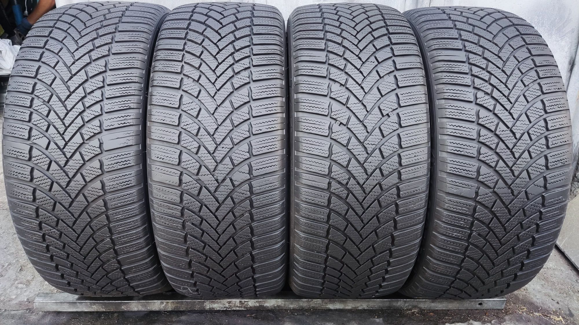 4бр. зимни гуми 235/45/18 Bridgestone Blizzak LM005
dot23 
7mm
Добро с