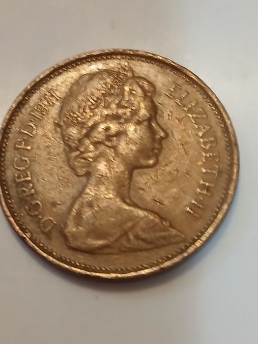 Продавам  редки английски монети