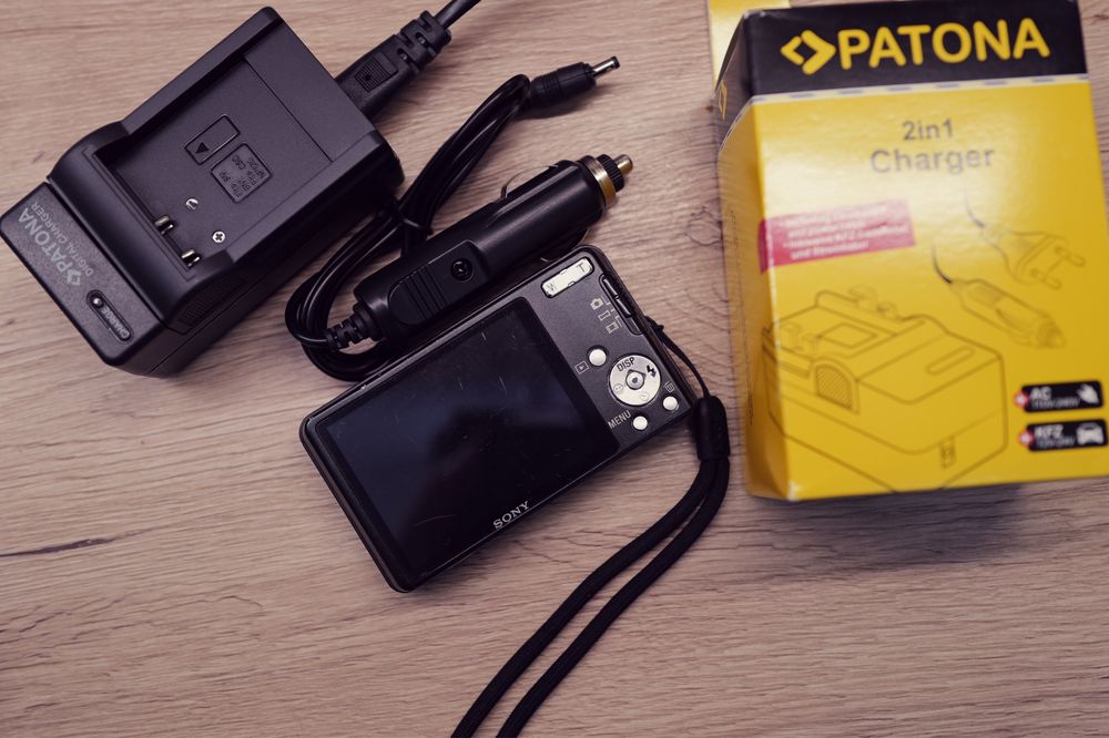 Aparat foto Sony Cybershot 14Mp Zeiss compact digital incarcator