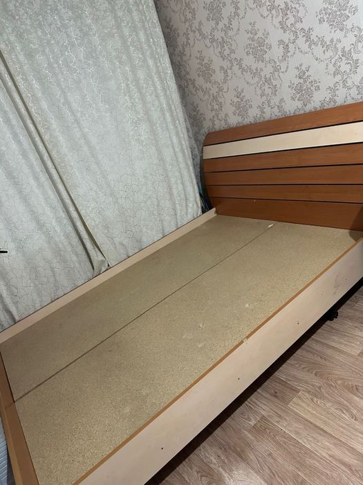 Отдам за парочку бананов кровать