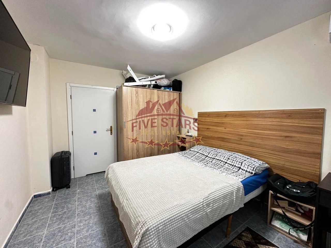 Продава се Двустаен апартамент в Варна, Възраждане 1 - 85 кв.м за 2177 €/кв.м - Снимка #14