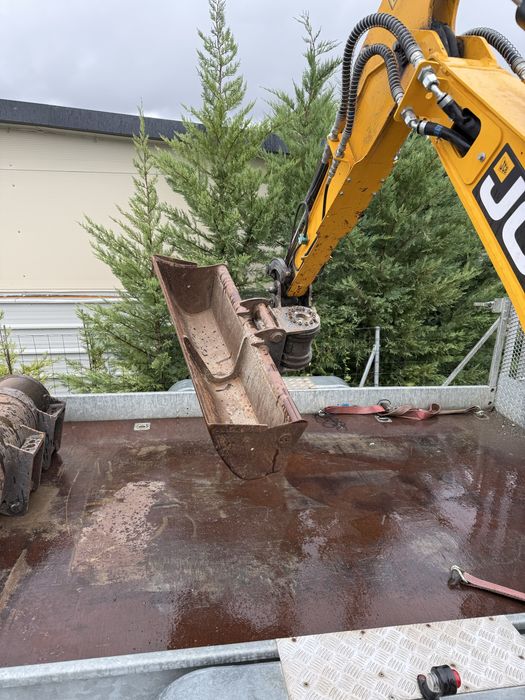 Excavator JCB 19C-1 + Remorcă 3.5 tone – Pachet complet!