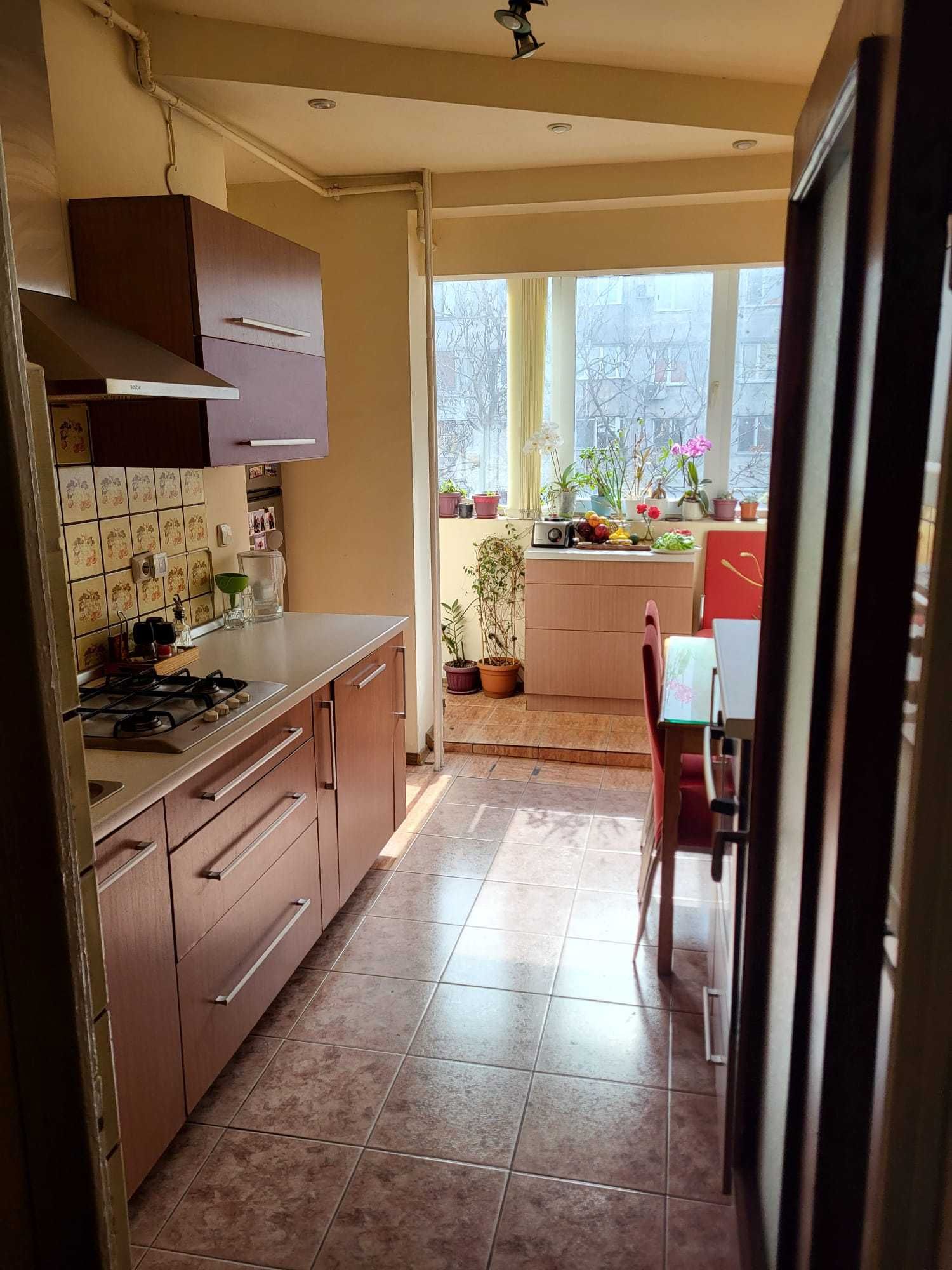 Proprietar inchiriez apartament 3 camere 80mp zona IuliusMall 480 euro