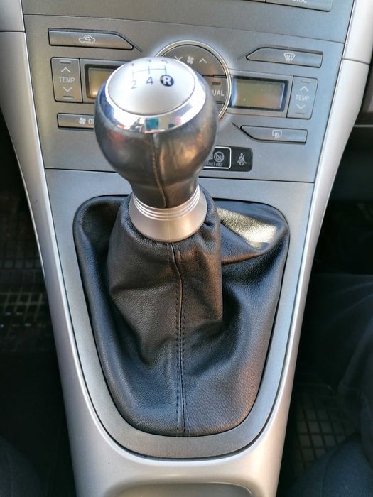 Естествена Кожа Маншон Скоростен Лост За Тойота Аурис Auris 2006-2012