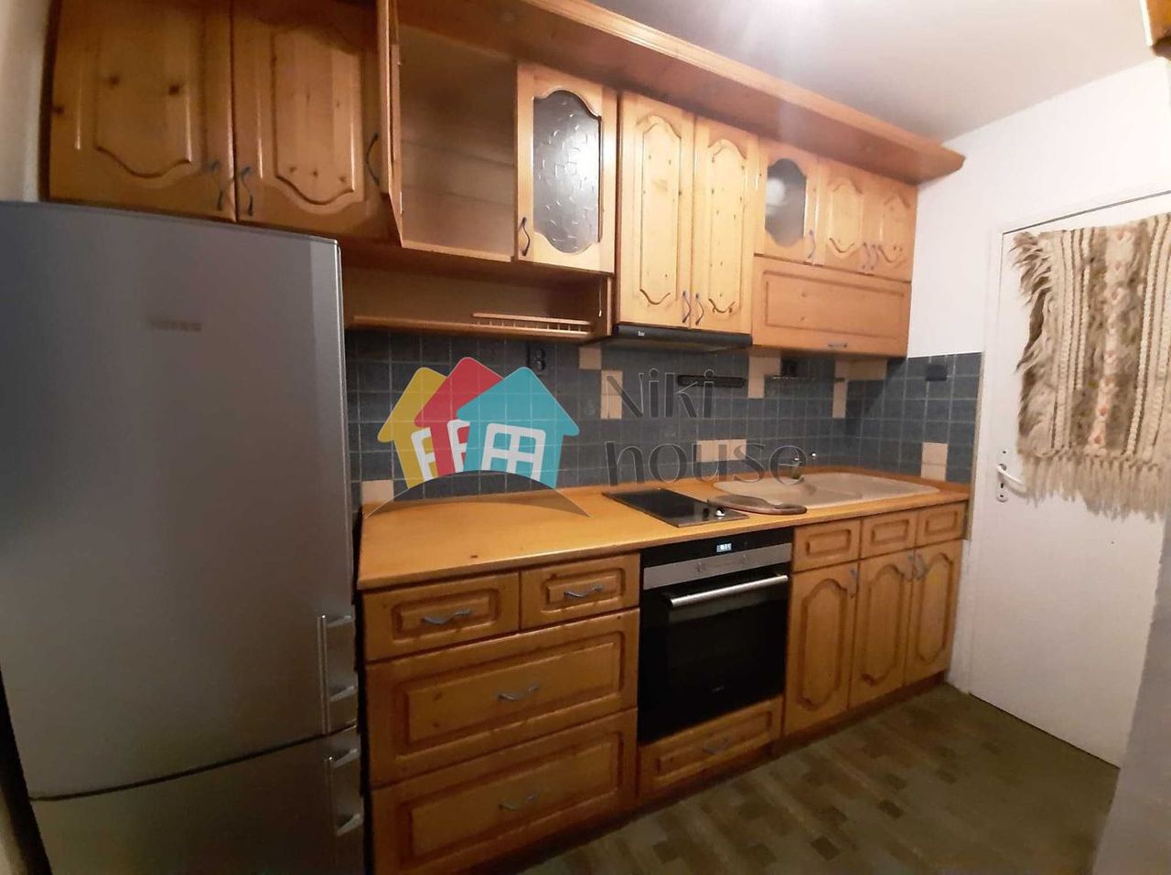 Продава се Къща в Долни чифлик - 312 кв.м за 446 €/кв.м - Снимка #12