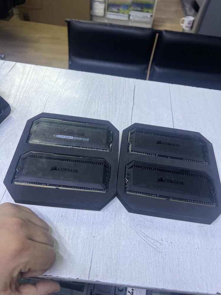 Corsair Dominator Platinum 4x8 32GB 3200