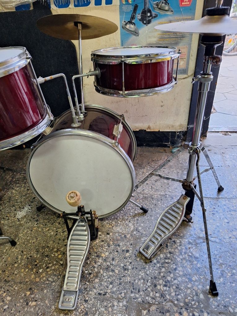 Детски барабани gear4music използвани в добро състояние