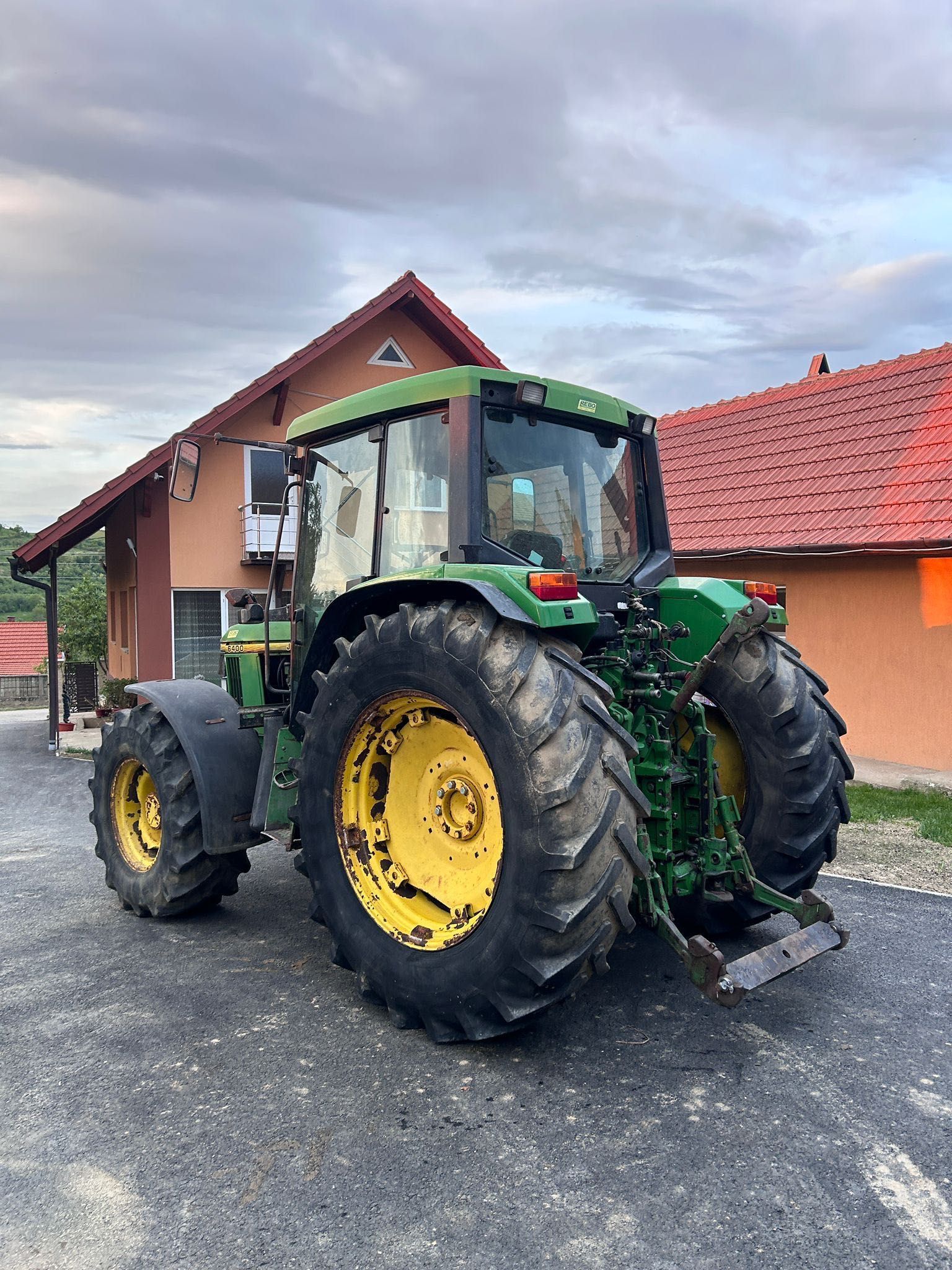 De vânzare John deere 6400