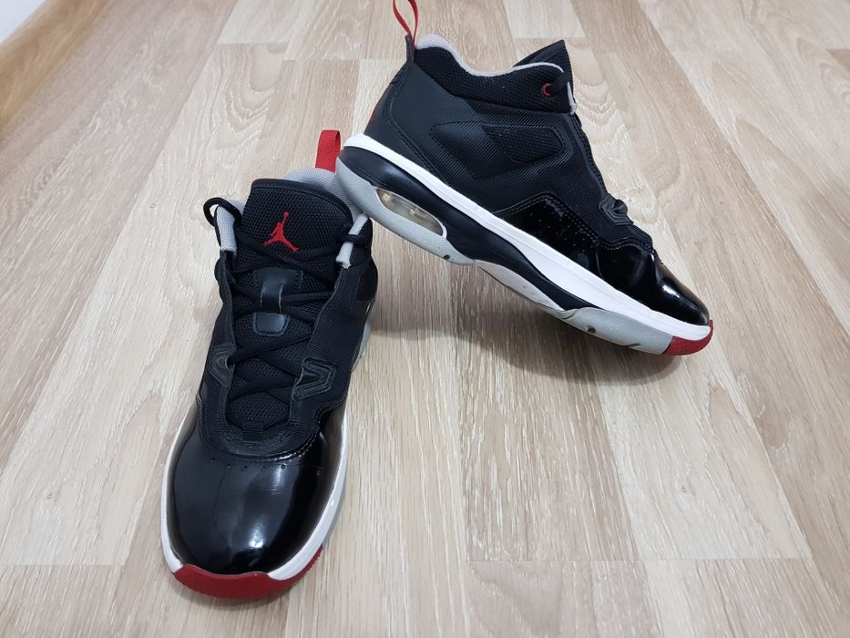 Adidasi Jordan mărimea 40 nike force boost