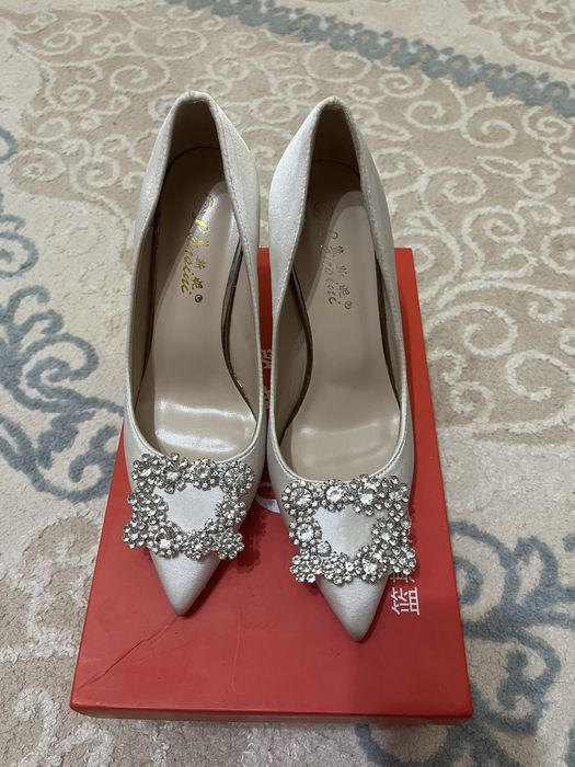 Срочно продом туфли босонжки