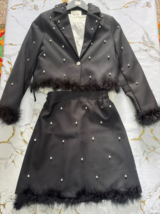 Продам детский женский костюм с юбкой