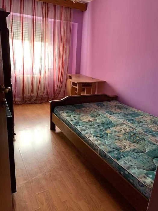 apartament 4 camere de vanzare
