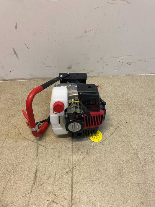 095109	Моторен свредел 1.65kW (2.2hp) 52cc RD-EA01