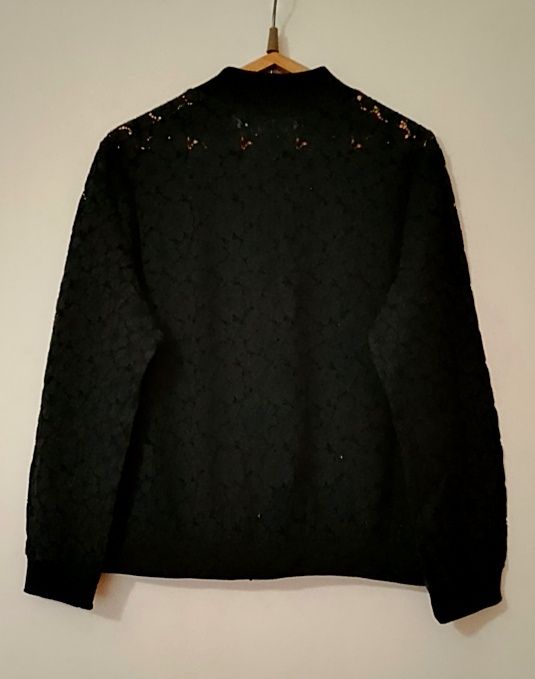 Продаю кружевной бомбер