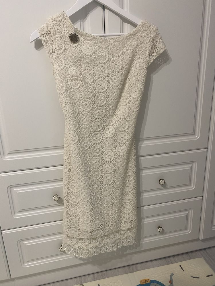 Rochie alba bby din dantela cu spate in V
