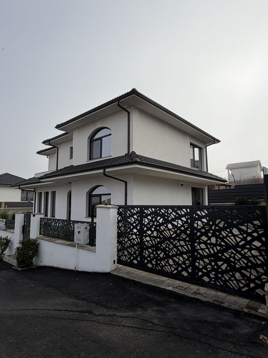 Vand casa noua mobilata in dezmir strada closca