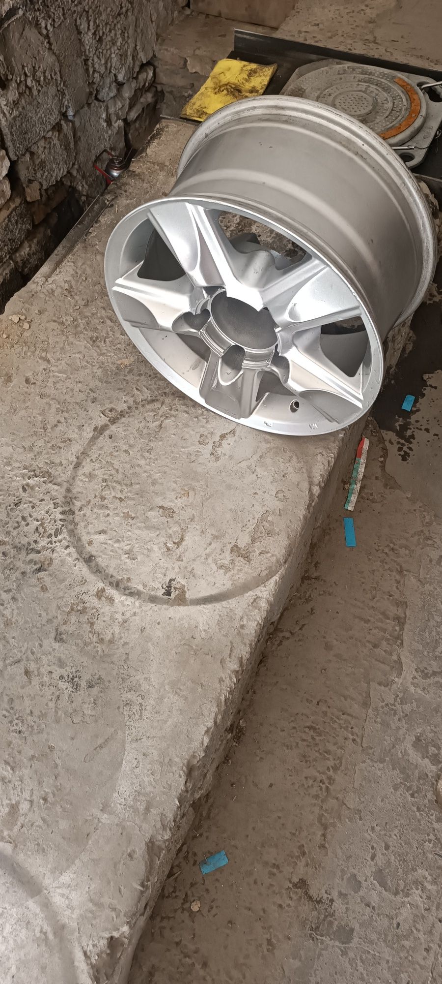 продам диски на таету ланкрузер 100 R16