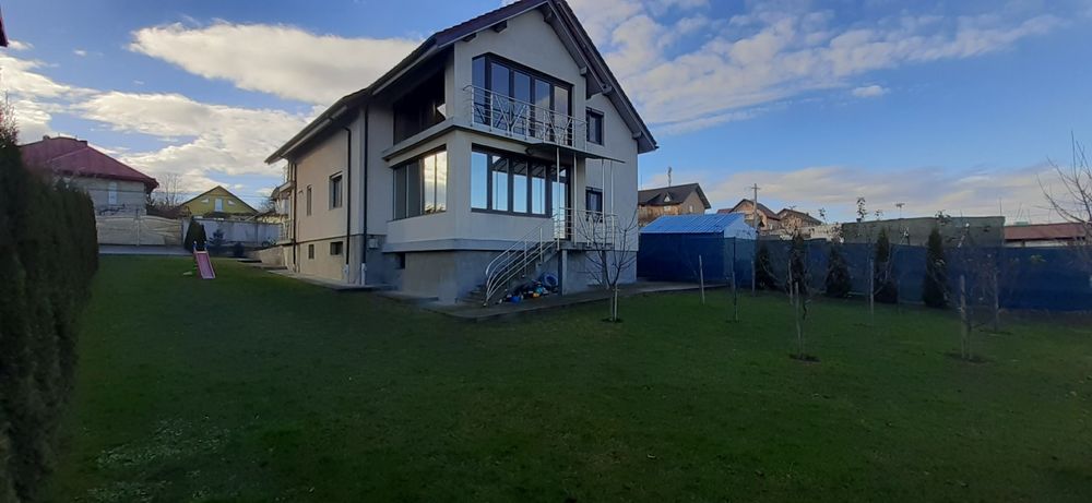 Vând casă falticeni