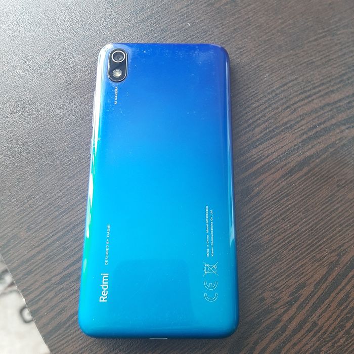 Продам телефон средней состоянию