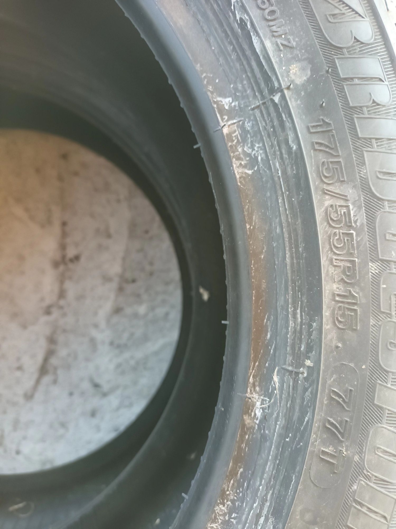 Продавам 4 бр летни гуми 175 55 R 15 BRIDGESTONE  155 60 R 15 BRIDGEST