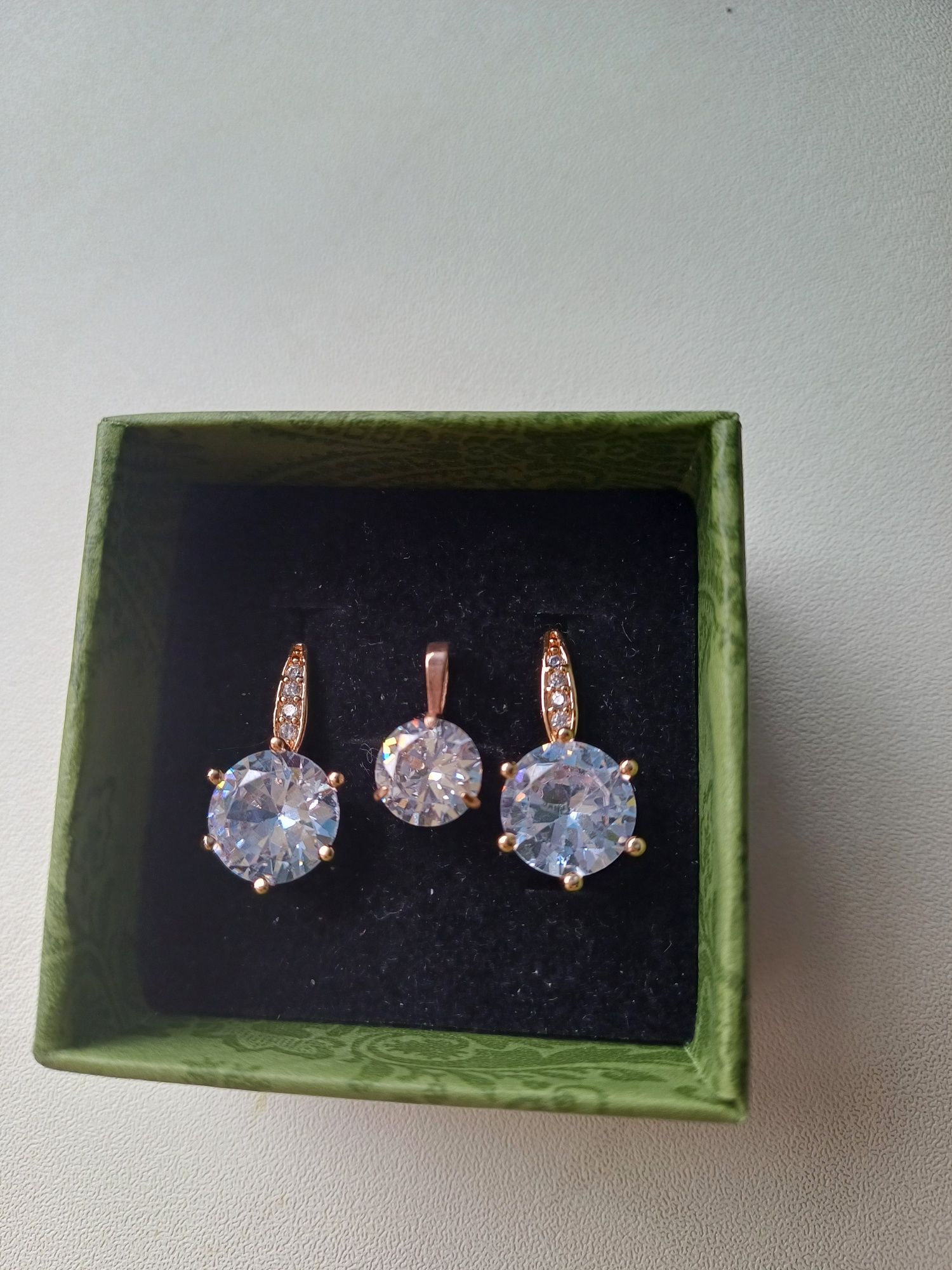 Серьги и подвеска 585 пробы