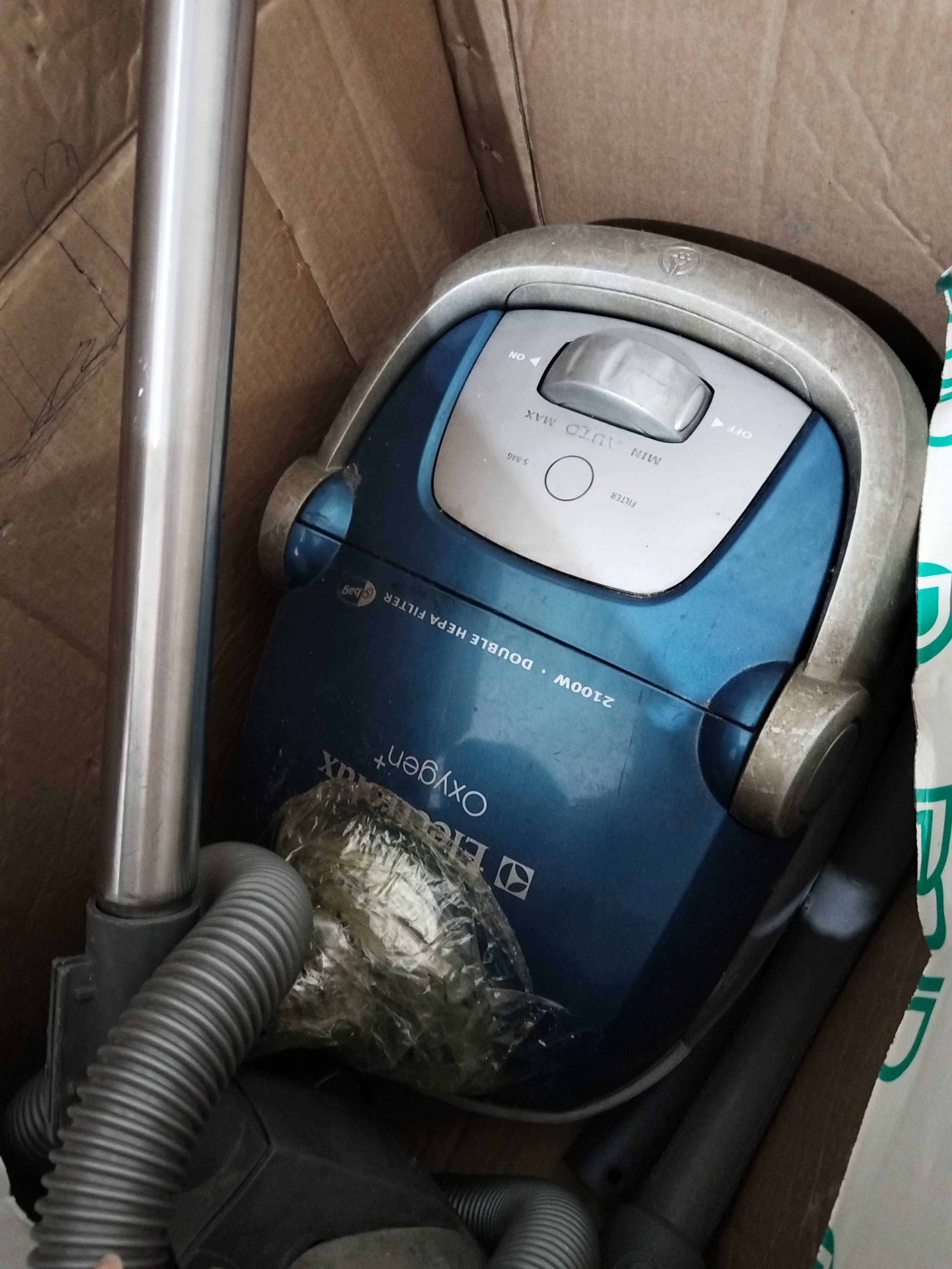 Пылесос Electrolux 2100W