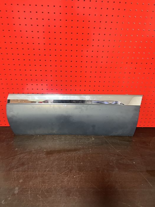 Bandou portiera stanga spate Vw Touareg 7P an pana la 2014