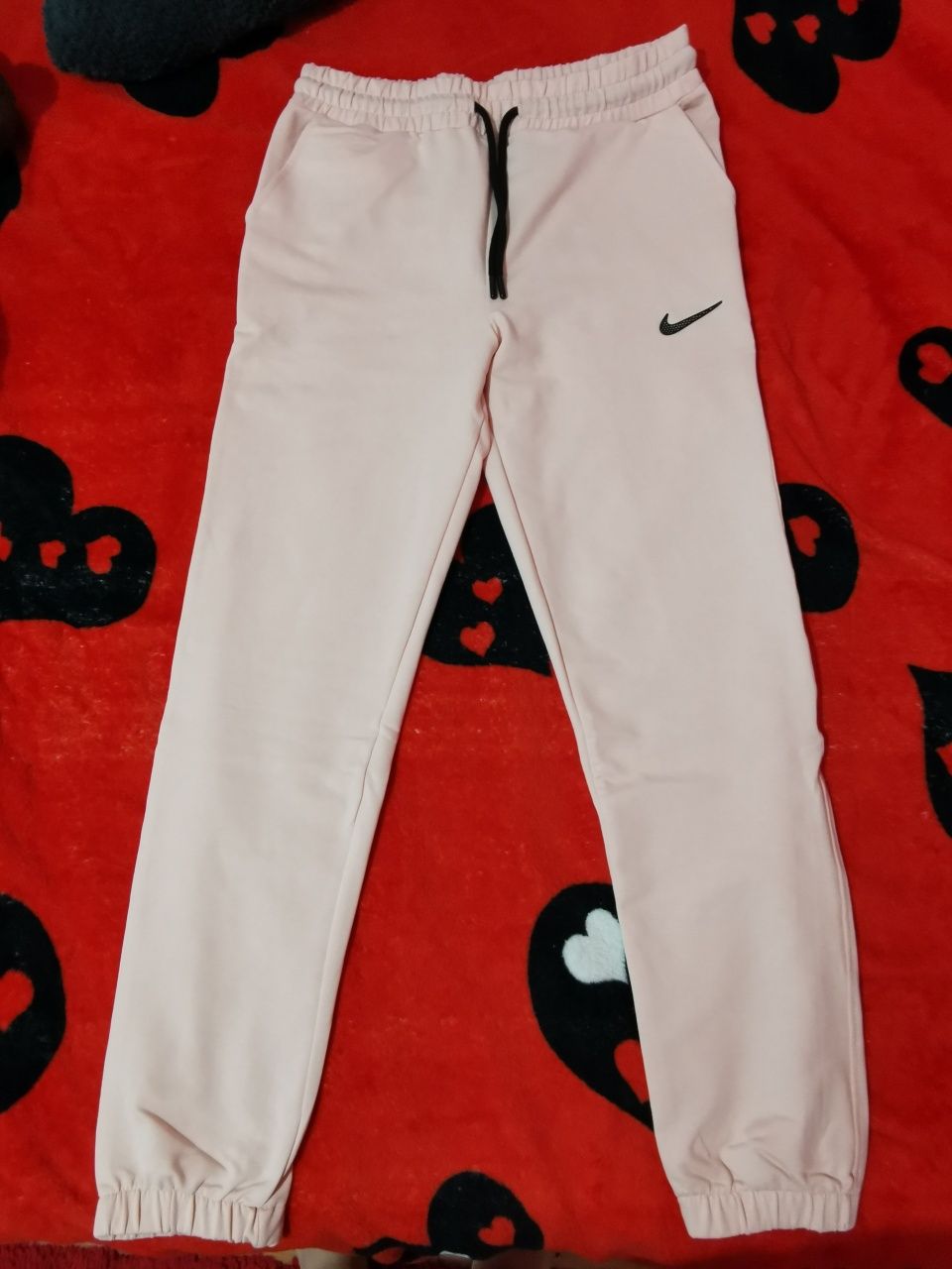 Pantaloni de dama, Nike