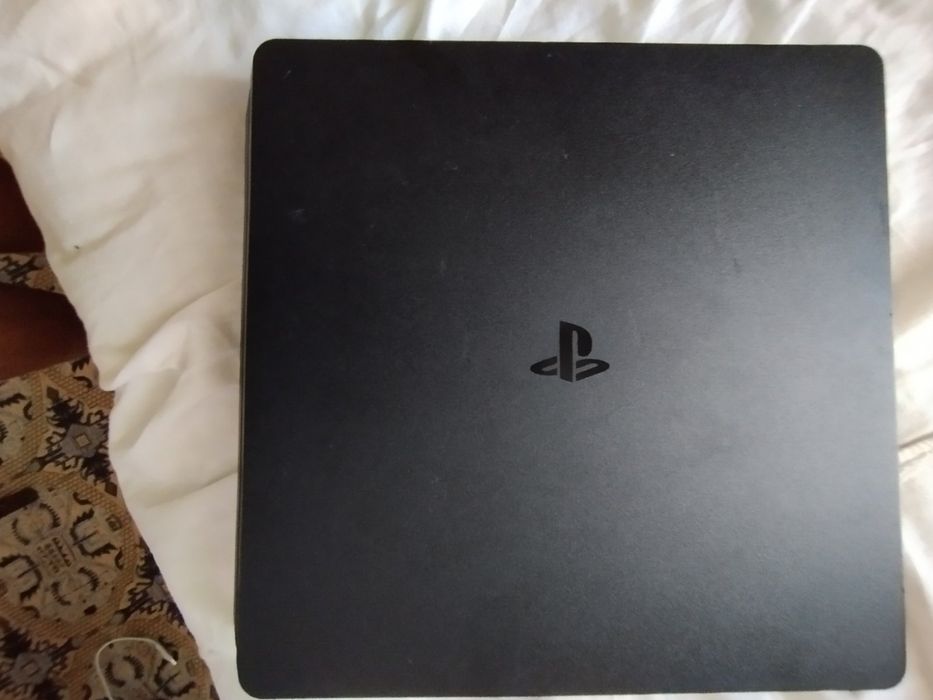 PlayStation 4 SLIM  500 GB