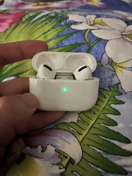 Airpods оригинал, коробку лежит в Павлодаре