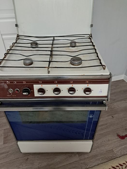 Газовая плита 4-х камфорная