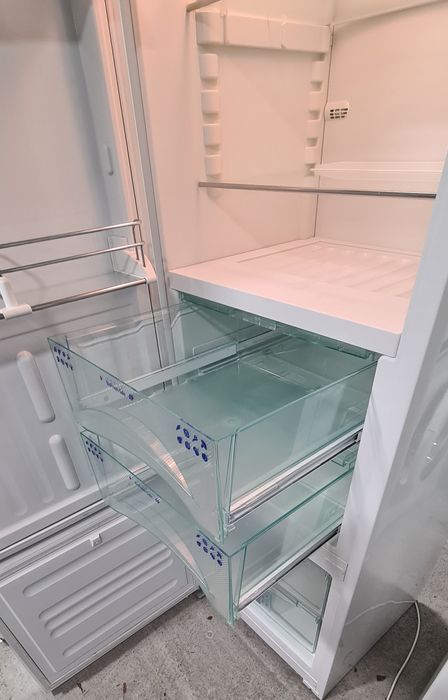Хладилник с фризер Liebherr CBN 3656 Premium BioFresh NoFrost