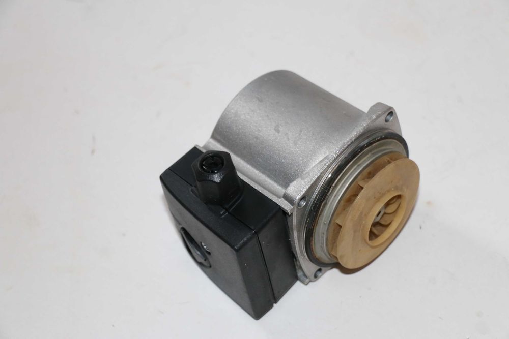 Pompa Grundfos UPS 15-50 ICHS centrala termica Immergas Victrix TT