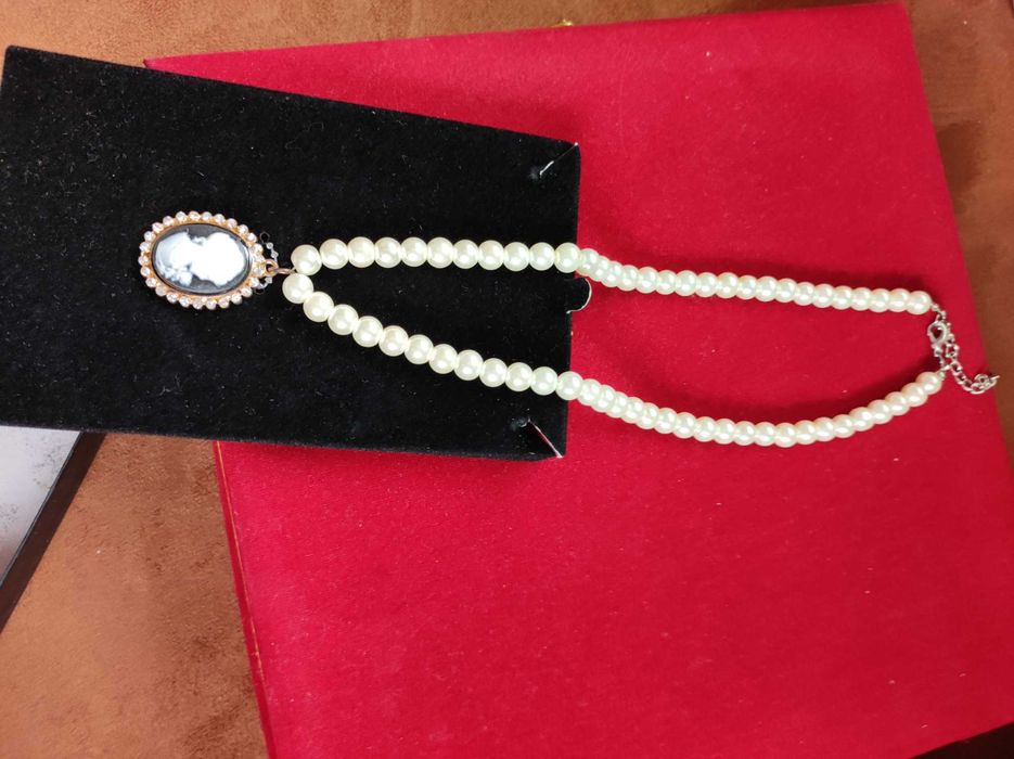 Дамски колиета  различни модели