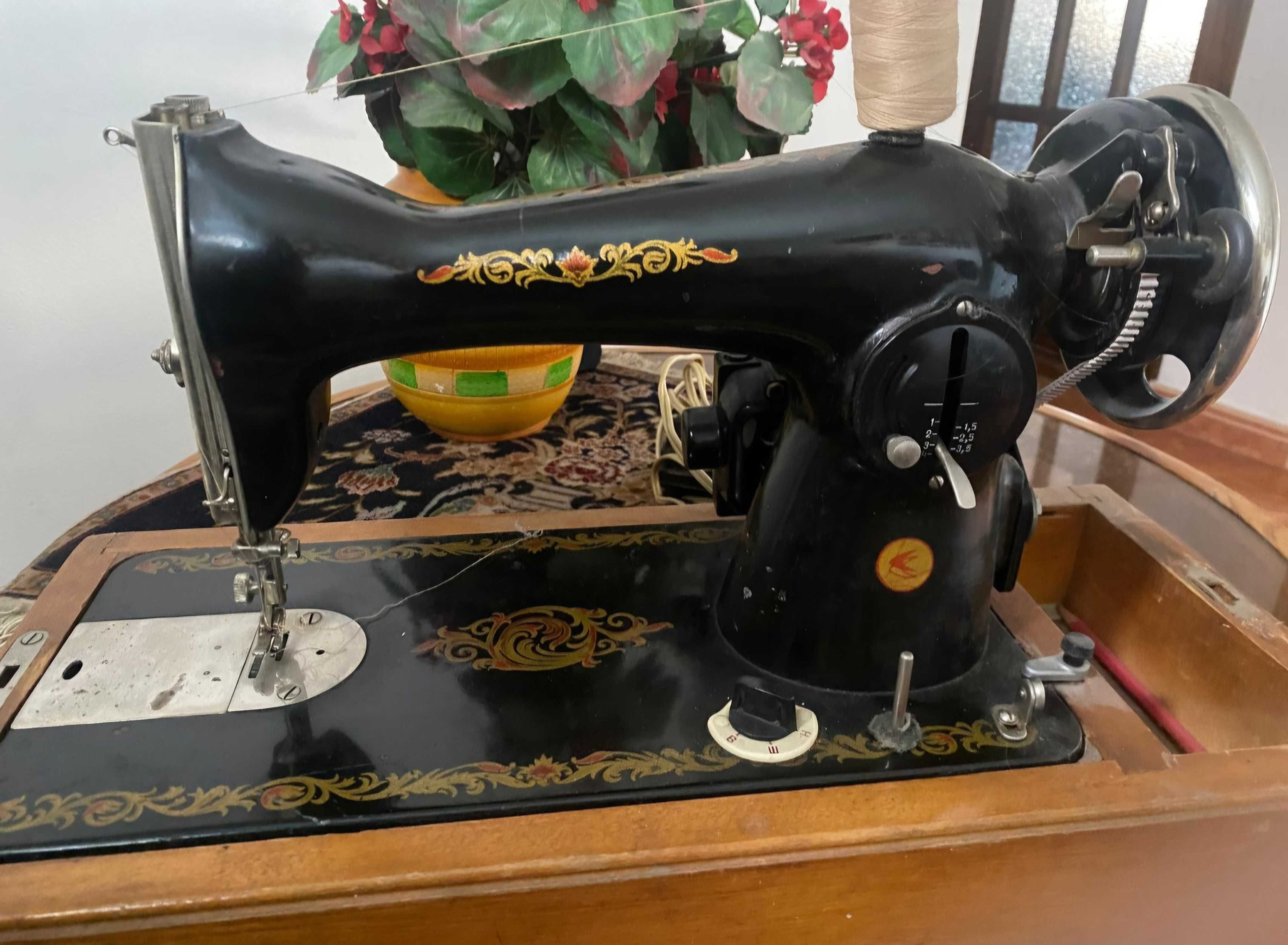 Urgent masina de cusut Singer 1973