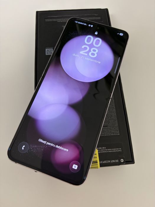 Samsung z flip 5 stare foarte buna, liber la vanzare